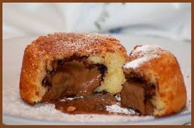Recette De Mini Gateau Au Yaourt Au Coeur Gourmand Recette Gateau Yaourt Recette Recette Gateau Au Yaourt