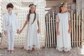 Une tenue élégante et raffinée pour les filles, la robe est la pièce indispensable pour célébrer une communion et toutes les cérémonies. Robe De Communion Moderne 327820
