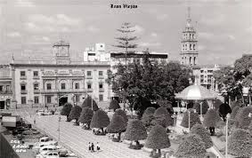 Plaza De Armas En Leon Guanajuato Mexico Fotos De Leon Guanajuato Plaza De Armas