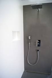 Bad Aus Gespachteltem Beton In Weiss Und Schwarz Wasserfest Versiegelt Bereit Zum Duschen By Fugenlos Modern De Aus Bad Ba Bathroom Bathroom Shower Shower