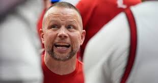 Louisville looks to stay hot, break jinx vs. Virginia