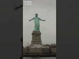 Maybe you would like to learn more about one of these? Baile Tik Tok La Estatua De La Libertad Youtube