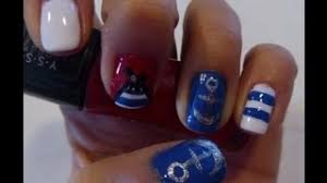 En este post te traemos una idea buenísima para que lleves unas uñas estilo marinero para los pinta una base sólida en color blanco en todas tus uñas menos en las de los dedos anular y pulgar. Diseno Unas Nauticas Marineras Nautical Nails Design Youtube