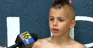 Coiffure pour garçon de 9 ans. Ce Garcon De 9 Ans Ayant Gagne De La Nourriture Pour Chien Pour Une Annee En A Fait Don A Un Refuge