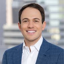 Greta Lee '05 takes center stage