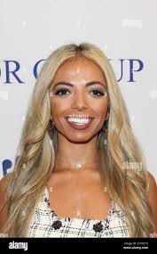 Ryan mckenzie hi-res stock photography and images