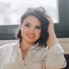 Danielle Fulcher's Instagram, Twitter & Facebook