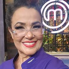 Hoy no dejes de ver en vivo master chef mexico 2020 capitulo 10 por la señal de streaming de tv azteca uno, una de las cocinas mas famosas del mundo pone a prueba a varios al terminar cada programa, te decimos quién salió de masterchef. Masterchef Mexico Quien Es La Chef Betty Vazquez