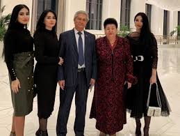 Faoliyatini qoshiq kuylashdan boshlagan va klip syomkasida baxtini topgan Asal  Shodiyeva 33 yoshda — Daryo Yangiliklari