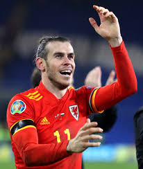 Gareth bale is a forward who has appeared in 20 matches this season in premier league, playing a total of 921 minutes.gareth bale scores an average of 1.07 goals for every 90 minutes that the player is on the pitch. Jubilant Gareth Bale Celebrates Euro 2020 Qualification By Holding Up Fans Hilarious Wales Golf Madrid Flag