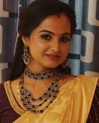 Reshma Prasad's Instagram, Twitter & Facebook