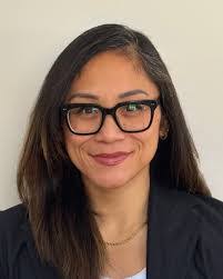 Elisa Cameron's Instagram, Twitter & Facebook