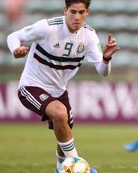 Santiago muñoz (footballer, born 3 june 1999), uruguayan footballer. Usmnt Only 18 Year Old Santiago Munoz Born In El Paso Facebook