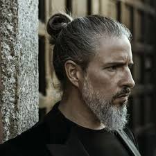 Use your fingers to comb the hair or apply wax through the hair to accentuate the look. 7 Unique Ways To Sport Long Hair For Older Men 2021 Guide