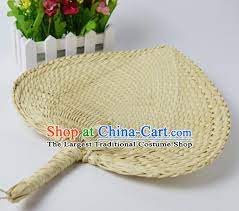 Chinese Traditional Handmade Craft Straw Braid Handicraft Cattail Leaf Fan In 2021 Handmade Crafts Handicraft Crafts