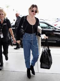 Frances bean cobain has spent the majority of her life in the spotlight. Who Is Frances Bean Cobain Dating Frances Bean Cobain Boyfriend Husband