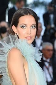 Marta Sierra triunfa en Cannes con un maxi vestido azul