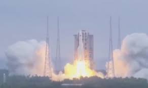  the large chinese rocket that is out of control and set to reenter earth's atmosphere this weekend has brought about an alarming but not unprecedented situation, reported cnn. Siincrpoxw3zem