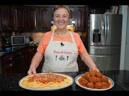 Italian Grandma Makes Meatballs And Spaghetti Youtube Italian Recipes Grandmas Recipes Cooking Recipes