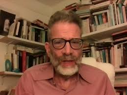 Pro-Palestine march organiser Ben Jamal has accused the prime minister of  "politicking", as pressure grows over protests planned for Armistice Day.