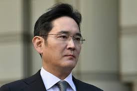 Politics of pardon in Samsung heir Lee Jae-yong's case: Korea Herald writer 