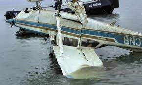 Très vite, l'information est remontée selon les premières indications, les deux auraient réussi à se procurer le cliché du corps d'emiliano sala en s'introduisant de manière totalement illégale au. Crash Le Corps D Emiliano Sala A Ete Repeche
