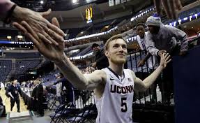 Niels giffey (born 8 june 1991) is a german basketball player who plays for alba berlin of the basketball bundesliga.standing at 6 ft 7 in (2.01 m), he plays the shooting guard and small forward positions. Shabazz Napier Leads Loyal Uconn Class To Tournament The New York Times