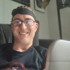 got IT. CLIENT UPDATE Last year, with support from @veteransinc, we  connected disabled Navy veteran Dee Francis with a free laptop so he could  take an online Alternative Investments class at Harvard