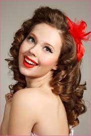 Nett Frisuren Fur Naturlocken Kurz Rockabilly Frisur Frisuren Rundes Gesicht Frisuren Kurze Haare Stylen