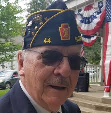 I'd like to thank these two guys, (and anyone else out there) for their  service in the United States military. 🇺🇸 My dad who served in the Navy~  My husband Richard Iarossi