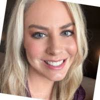 Janet Pletz's Instagram, Twitter & Facebook