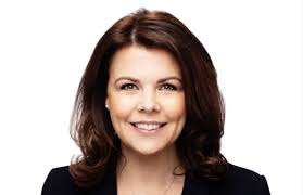 Lorraine Rooney's Instagram, Twitter & Facebook