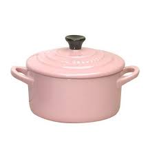 Bake and serve charming individual portions in our miniature stoneware casseroles, without the hassle of dishing. Mini Cocotte Ceramique Rose Le Creuset Vie De Chateaux