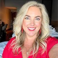 Jennifer Saunier's Instagram, Twitter & Facebook