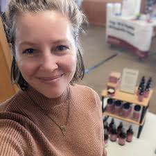 Does anyone know of any saunas for use weekly? Preferably indoor or access  to a change room. From Huntsville to Gravenhurst?