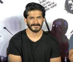 He is the son of famous bollywood superstar anil kapoor and sunita kapoor. Harshvardhan Kapoor Biography Height Weight Age Family Girlfriend New Movie Career And Net Worth Super Stars Bio