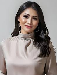 Evelia Rocha's Instagram, Twitter & Facebook