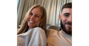 With any pro plan, get spotlight to showcase the best of your music & audio at the top of your profile. Adixia Les Marseillais In A Relationship With Illan Her Ex Jim Steps On The Plate And Threatens