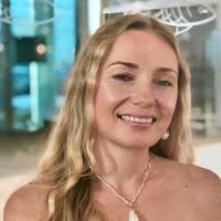 500+ Profile mit dem Suchbegriff „Karlová“