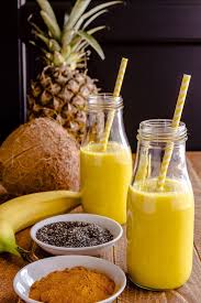 Das Kurkuma Aroma Vereint Sich Bei Diesem Smoothie Mit Fruchtiger Ananas Susser Banane Und Frischer Ko Ananas Smoothie Rezepte Leckeres Essen Leckere Smoothies