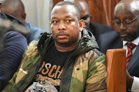 Nairobi governor mike sonko has set social media ablaze after he was pictured wearing gold shoes. Flashy Nairobi Governor Pleads Not Guilty To Graft Charges Saudi Gazette