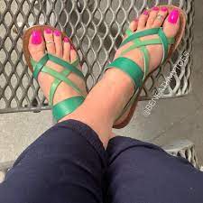 La última tendencia de instagram: Las Unas Largas De Acrilico En Los Pies Son Tendencia Ahora
