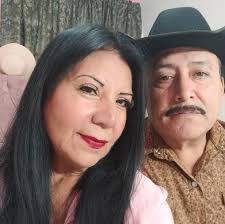 El tío más famoso de Monclova Coahuila con 102 años Si lo vez cómprale ……