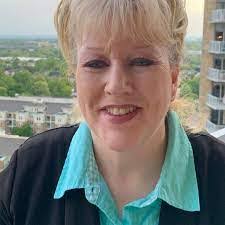 Lori Darr's Instagram, Twitter & Facebook