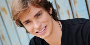 Con 13 años (1987) se unió a los. Carlos Baute Best Songs Popnable