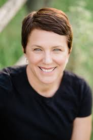 LOLA BENKO, TREASURE HUNTER: THE MIDNIGHT MARKET by Beth McMullen