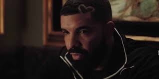 La coiffure de la rentrée 2020 a plus que jamais un air back to school. Drake Ses 5 Tatouages De Celebrites Placardes Sur Son Corps Mce Tv