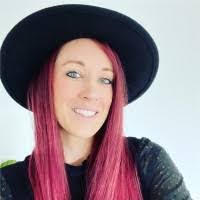 Karen Eichler's Instagram, Twitter & Facebook