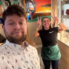 Anybody recognise this handsome fellow next to me at Bloodstock yesterday  😅🤨 I'll give a hint, look at my shirt haha 😅
