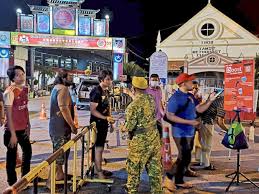 Jonker street night market street food melaka river malaysia travel vlog sep 2020 马六甲鸡场街. Jonker Walk Nightmart Pulls In 3 500 On Friday The Star